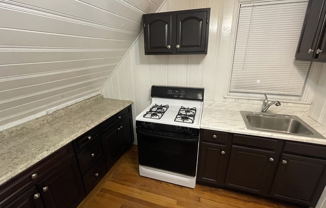 1 bed, 1 bath, $2,000, Unit 3