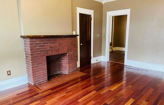 2 beds, 1 bath, $1,250