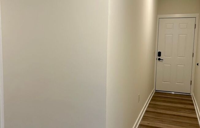 2 beds, 2 baths, 907 sqft, $1,850, Unit 207