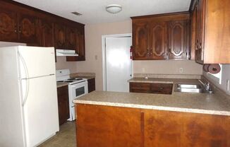 3 beds, 2 baths, $1,100