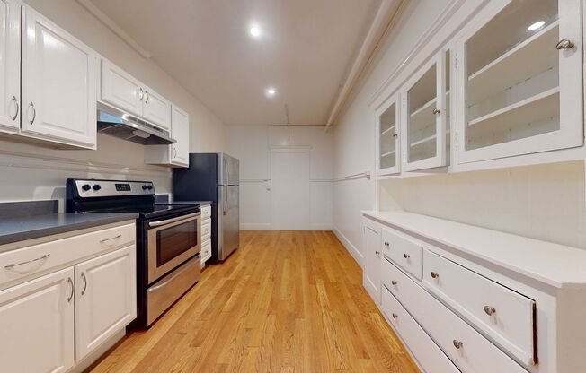 Studio, 1 bath, 373 sqft, $1,650, Unit 002