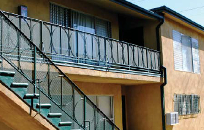 1935 AND 1939 OBAMA BLVD