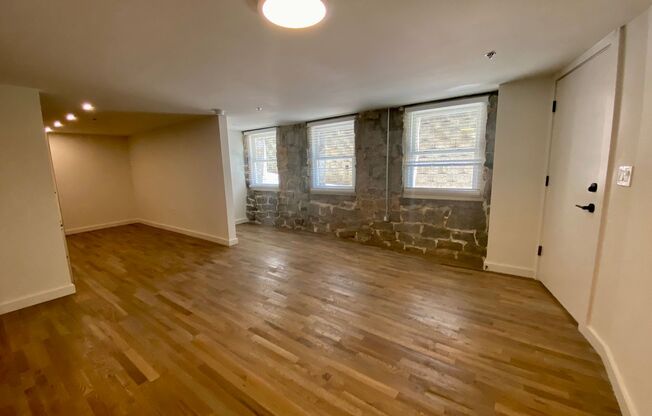 2 beds, 2 baths, 1,005 sqft, $2,567, Unit 013