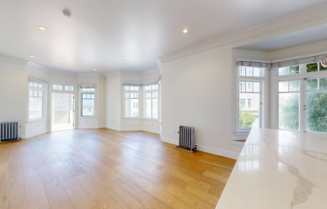 1305 LOMBARD ST