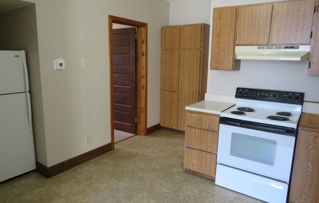 4 beds, 1 bath, $1,150, Unit Unit 1