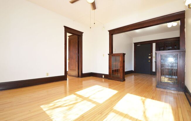 1 bed, 1 bath, 410 sqft, $995, Unit 5 - 128 - 201
