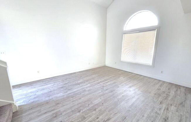 4 Bd Room 2 Story House with Covered Patio