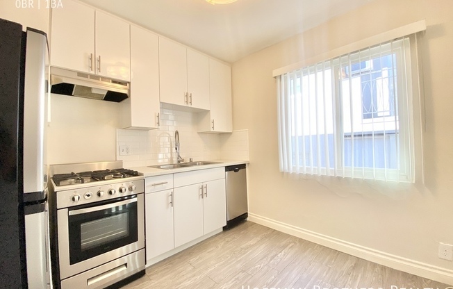 1138 N OGDEN DR