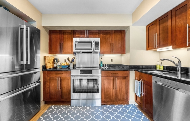 2 beds, 2 baths, 950 sqft, $3,800, Unit 512