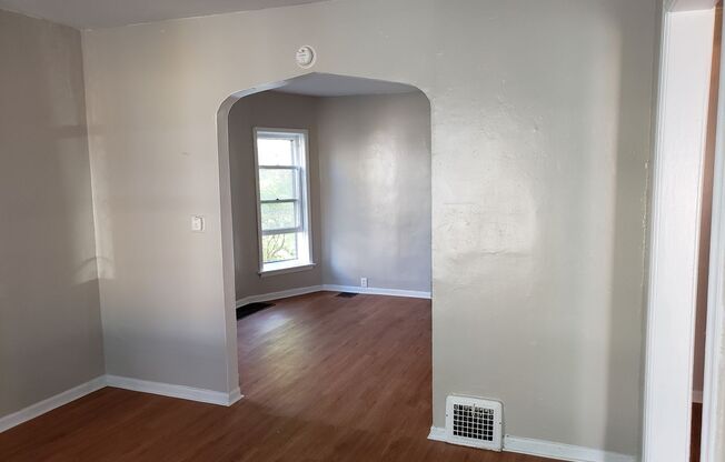 3 beds, 1 bath, $1,299, Unit 1