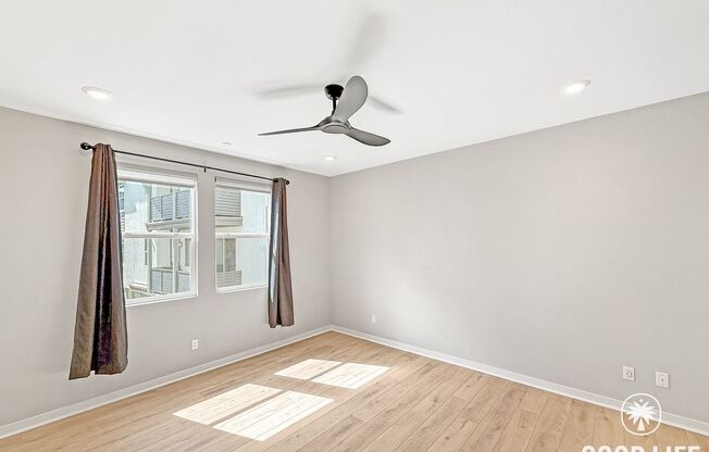 Stunning 2B/2BA Townhome in Mira Mesa for Rent!