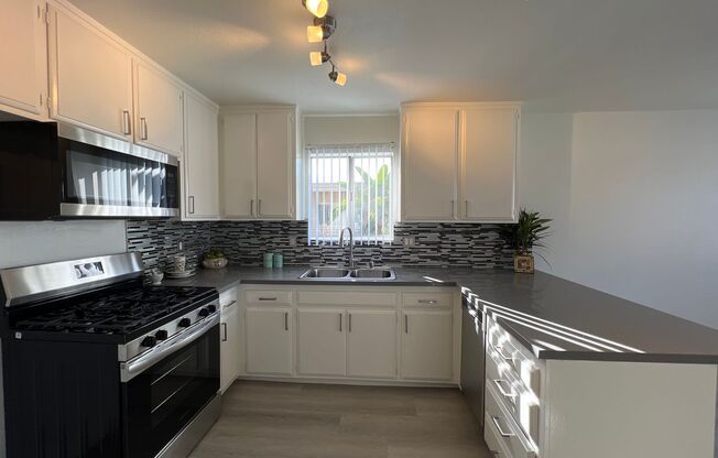 1 bed, 1 bath, 900 sqft, $2,022, Unit 381-35