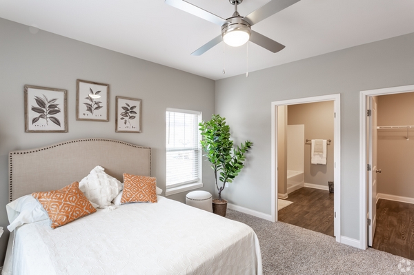 2BR, 2BA - 1,035 SF