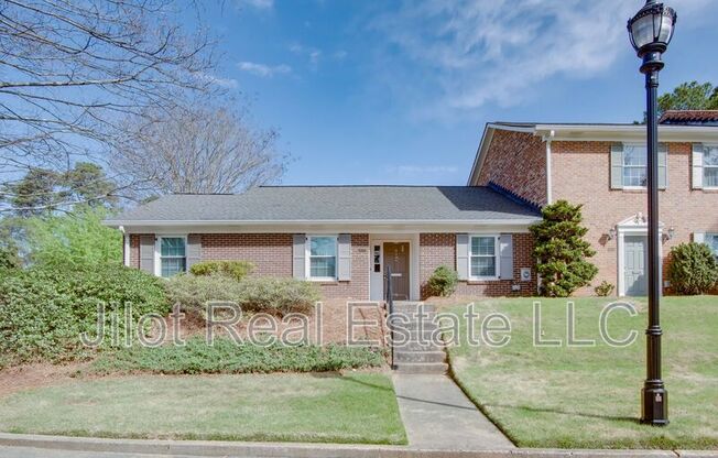 1647 EXECUTIVE PARK LN NE