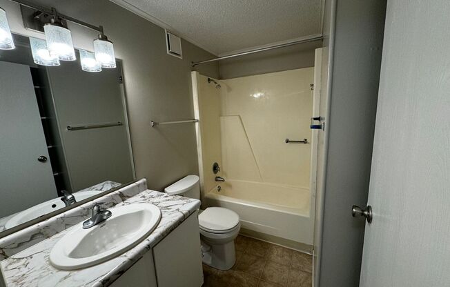 1 bed, 1 bath, 634 sqft, $839, Unit 1823 FC