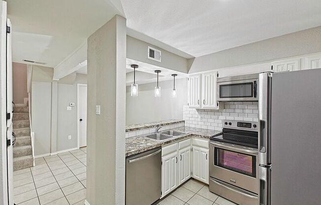 889 DUBLIN DR