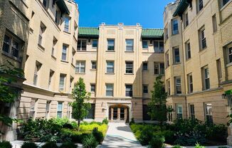 Fully Renovated Courtyard Building in Albany Park! Studios and 1 BR's!