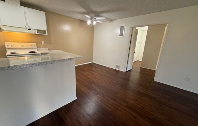 1 bed, 1 bath, 716 sqft, $2,100, Unit F006