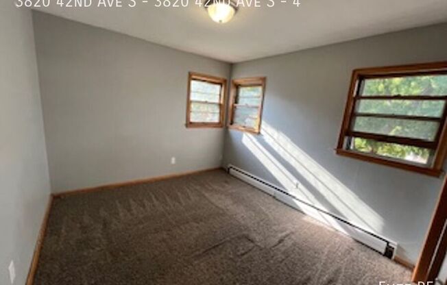 3820 42nd Ave S - 3820 42nd Ave S