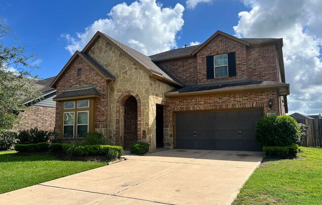 Waterfront Home with 4 Bedrooms and Outdoor Kitchen