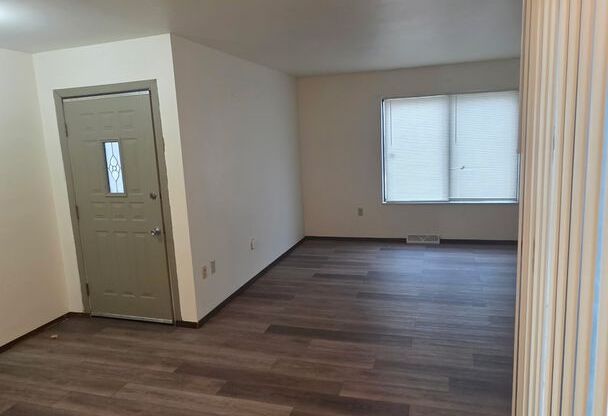 West Allis-3BD Townhouse