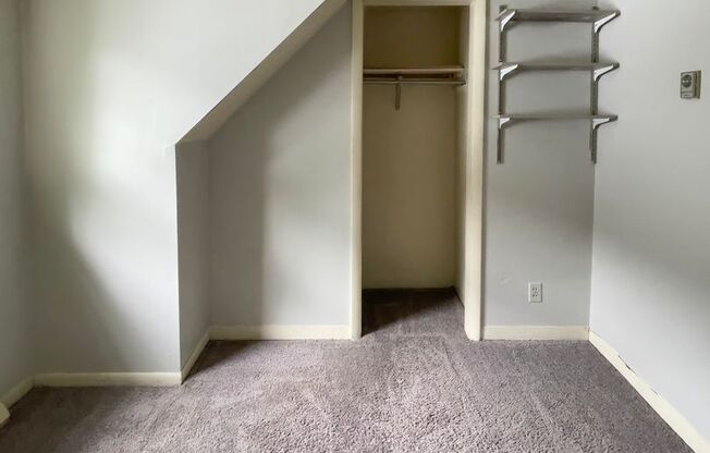 2 beds, 1 bath, 1,454 sqft, $795, Unit 817