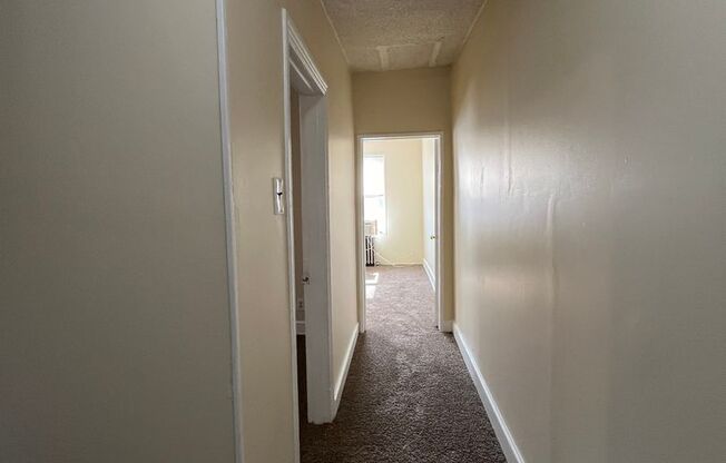 3 beds, 1 bath, $1,800, Unit 2