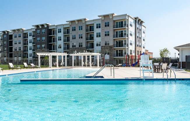 Outdoor community swimming pool Avenue Grand apartment homes White Marsh, MD 21236