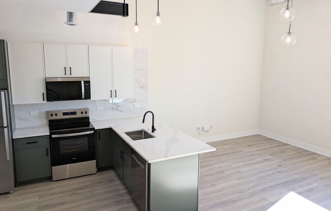 3 beds, 2 baths, 1,289 sqft, $4,199, Unit 205