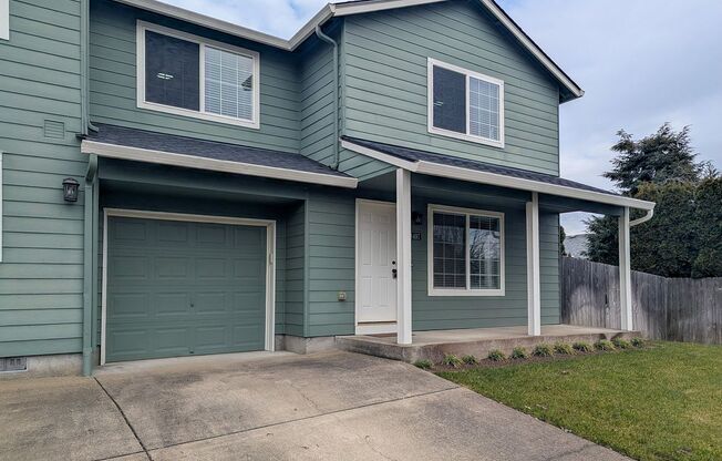 RENT SPECIAL: FREE First Full Month's Rent With One Year Lease! ~ Golden 1497