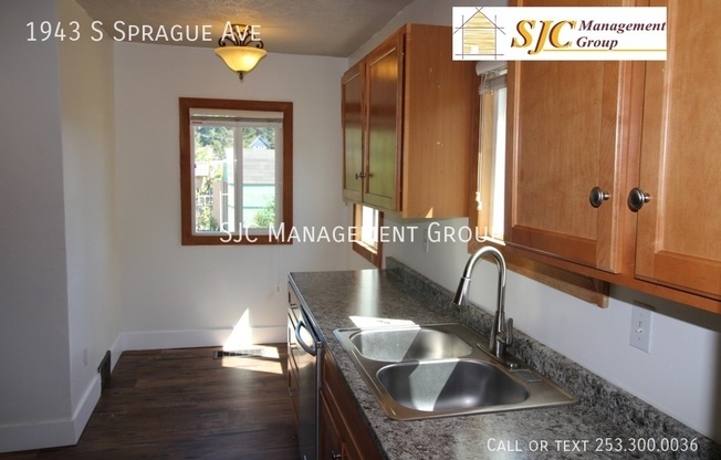 1943 S SPRAGUE AVE