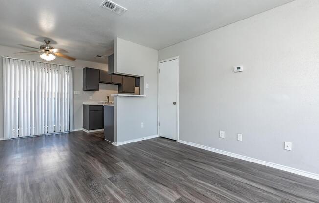 1 bed, 1.5 baths, 714 sqft, $1,169