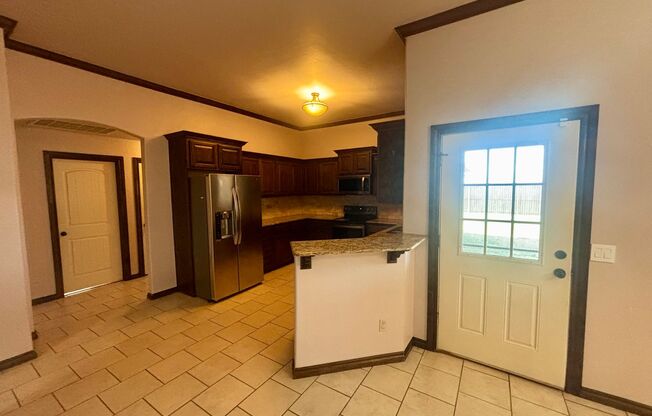Wonderful 3 Bed 2 Bath Home in Yukon