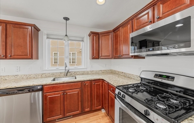 6 LONGVIEW CIR