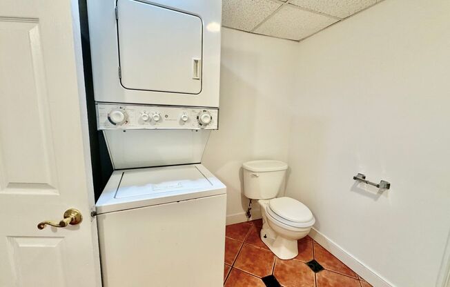 2 beds, 1 bath, $2,000