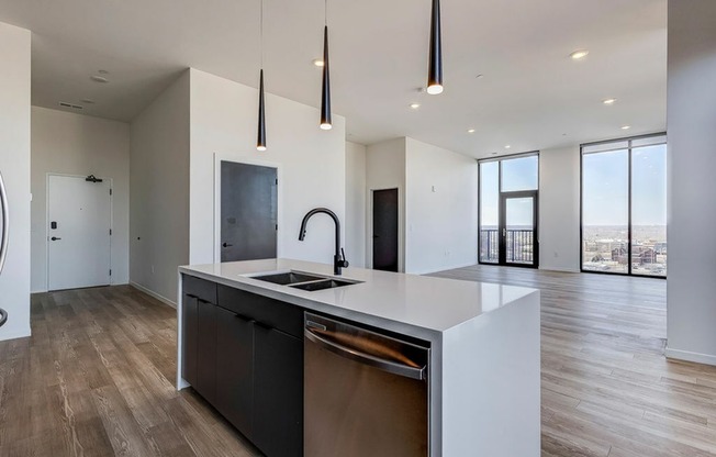 BUILDINGB#1211Transcend-6