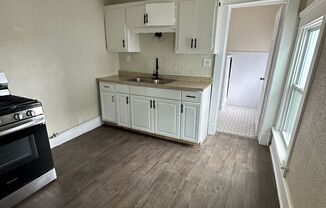 1 bed, 1 bath, $850, Unit Apt 2