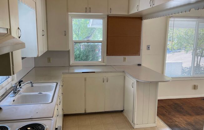 2 beds, 1 bath, $1,895