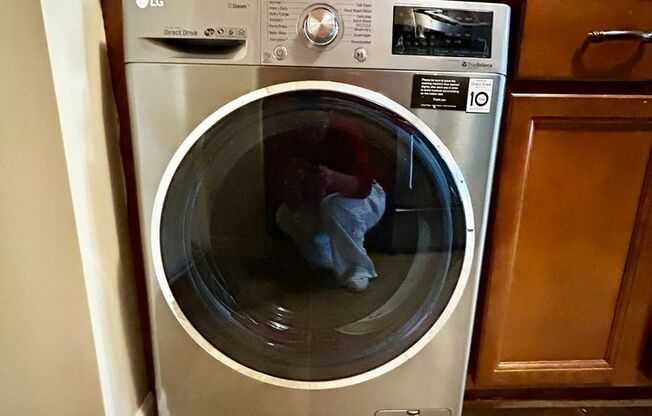 2 beds, 1 bath, 800 sqft, $1,195, Unit 601 - Unit 305 B800