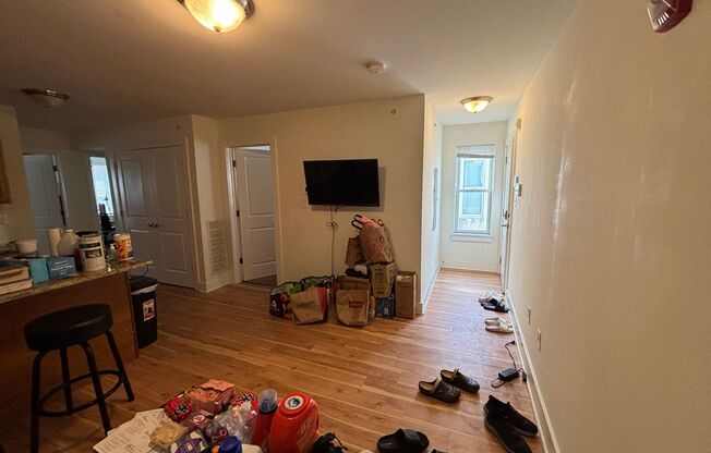 3 beds, 3 baths, 787 sqft, $1,875, Unit Unit 09