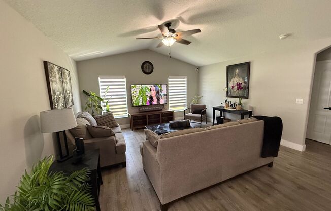 4/2 Remodeled Groveland Home