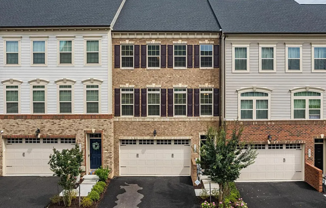 4093 DORSEY RDG SQ
