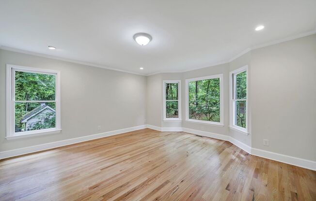 Beautiful Five Bed Three and Half Bath Home in Charlotte!