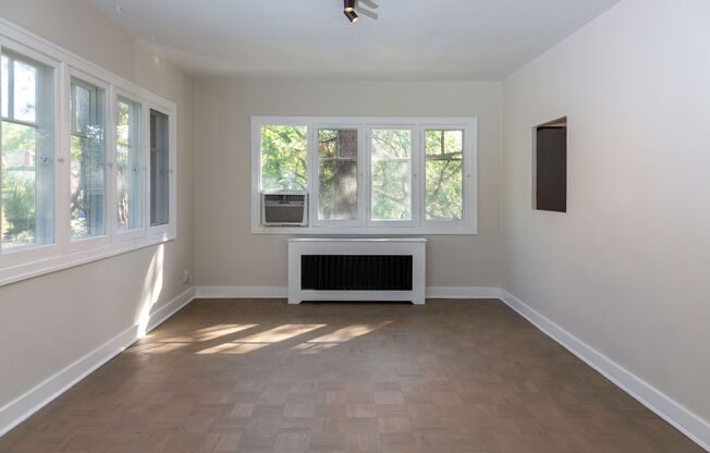 2 beds, 1 bath, 900 sqft, $1,395, Unit 318