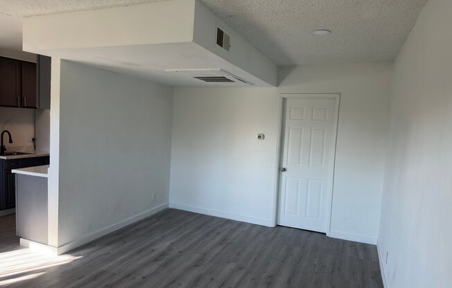 1317 W 97 ST
