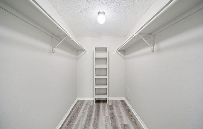 2 beds, 2 baths, 968 sqft, $949, Unit 86005