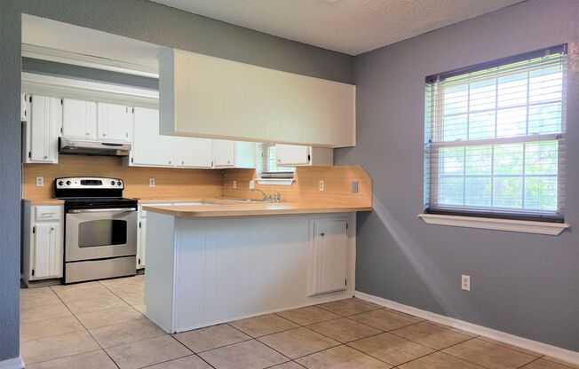 3 beds, 2 baths, $1,399