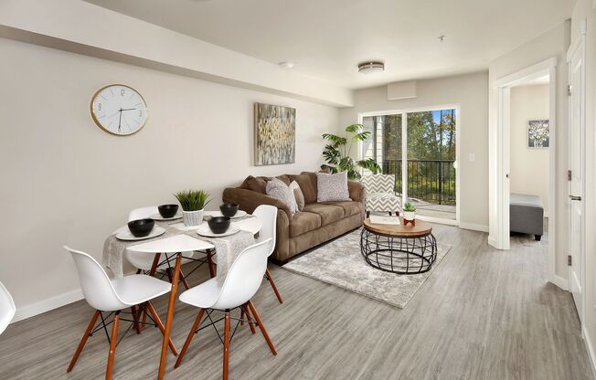 1 bed, 1 bath, 647 sqft, $1,660, Unit 216