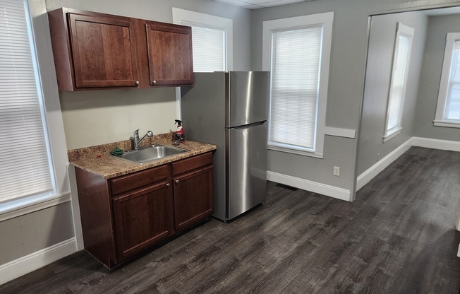 1 bed, 1 bath, 600 sqft, $1,900, Unit A