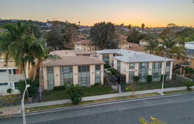 4108-4106 W. Palmwood Dr.